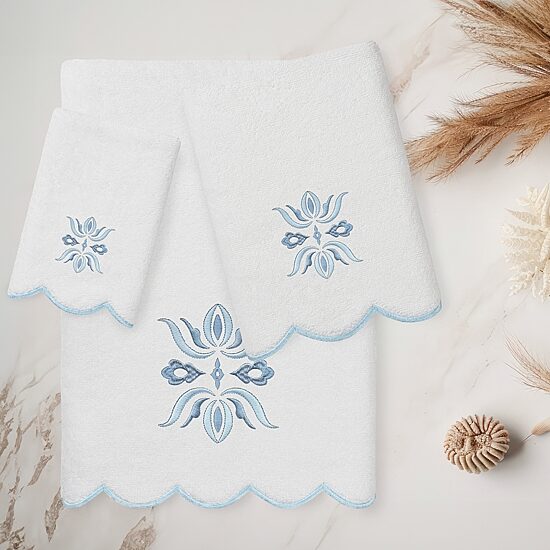 Linum Home Textiles Flower Crest Scallop 3-pc. Quick Dry Bath Towel Set