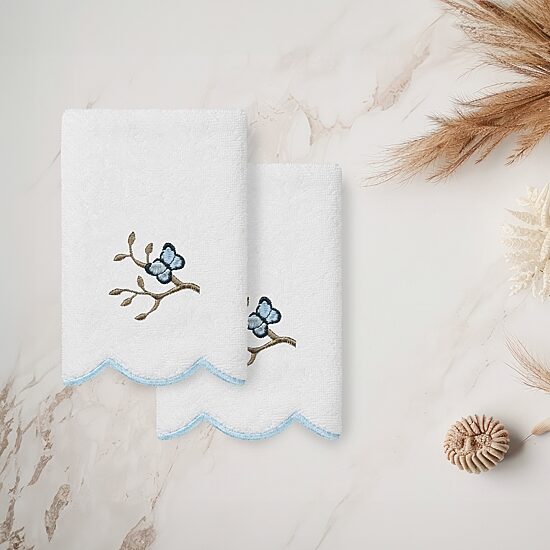Linum Home Textiles Teresa Scallop 2-pc. Embellished Fingertip Towel