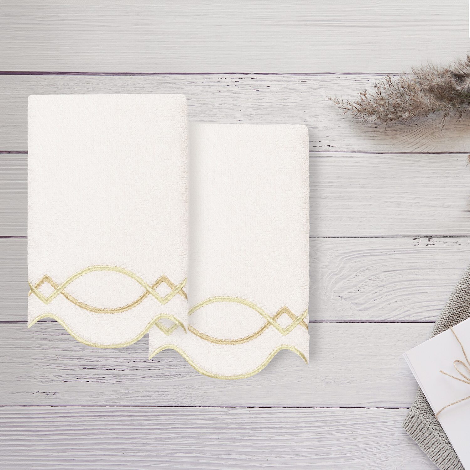 Linum Home Textiles Diamond Chain Scallop 2-pc. Fingertip Towel