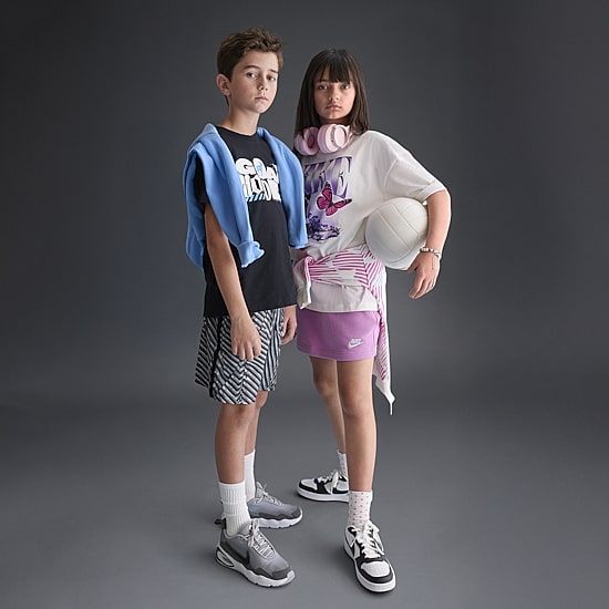Nike Big Kid Unisex Crew Neck Short Sleeve Regular Fit Graphic T-Shirt