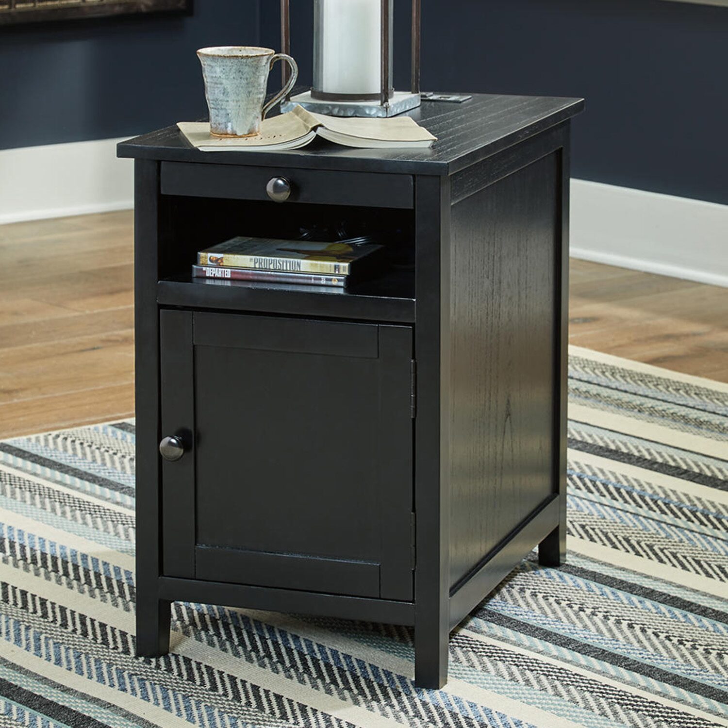 Signature Design By Ashley Treytown Chairside Table