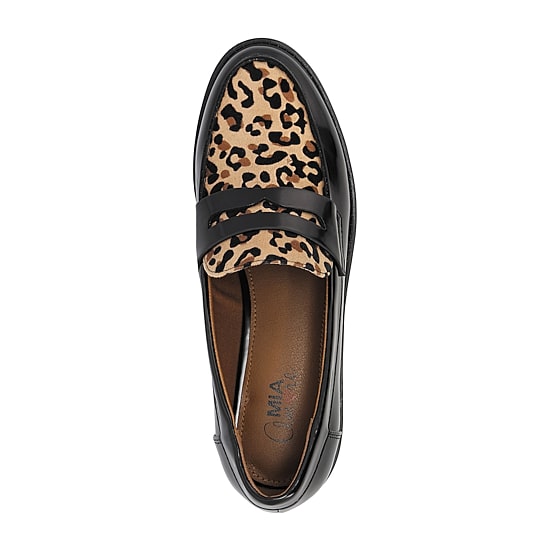 Mia Amore Hali Womens Moc Closed Toe Loafers