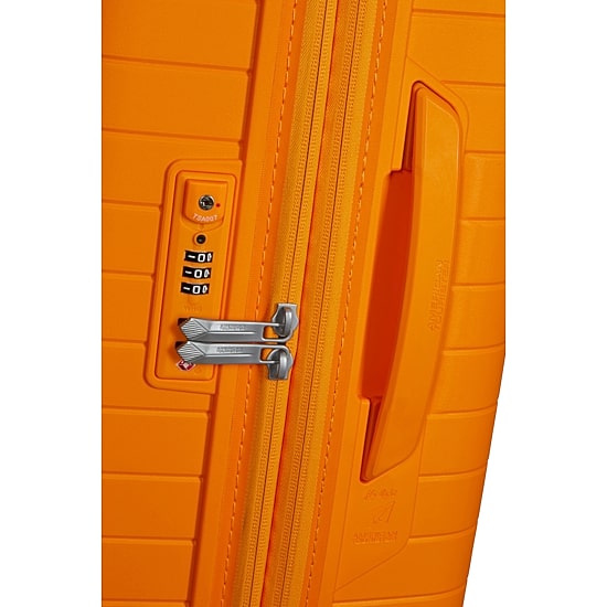 American Tourister Fastforward 29 Inch Hardside Expandable Checked Spinner Luggage