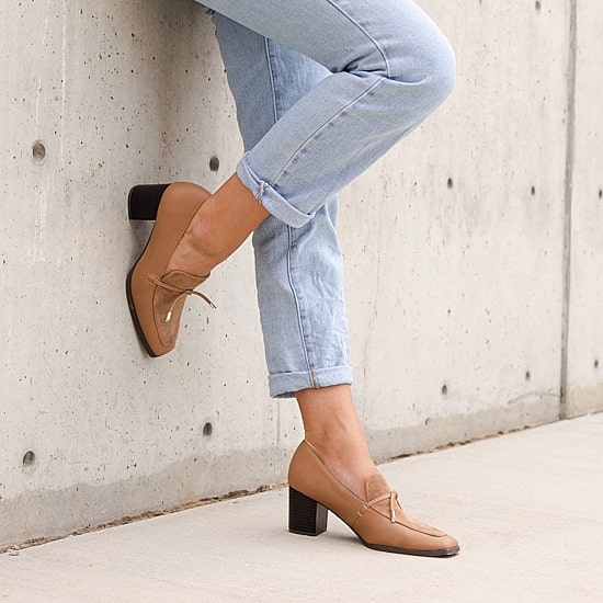 Journee Collection Crawford Womens Square Closed Toe Stacked Heel Pumps