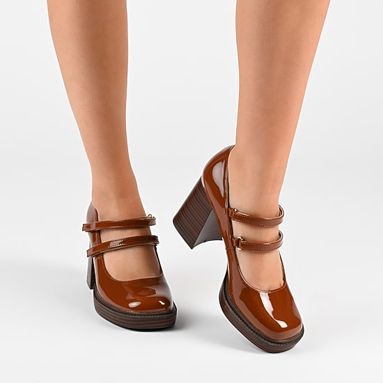 Journee Collection Shasta Womens Square Closed Toe Stacked Heel Pumps