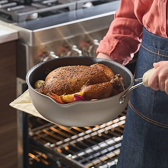 Circulon 9.5" Infinity Pan with Scratch Defense  Lid and Tool Holder