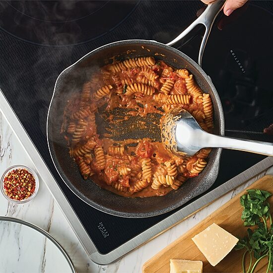 Circulon 9.5" Infinity Pan with Scratch Defense  Lid and Tool Holder