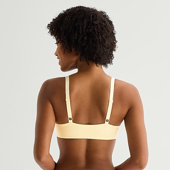 Arizona Body Cloud Kissed Wireless Triangle Plunge Pullover Bra