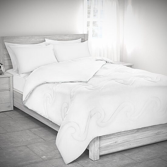 Renova® Repreve Down Alternative Recycled Fiber Comforter