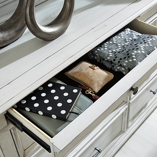 Signature Design by Ashley® Kaelyn 7-Drawer Dresser
