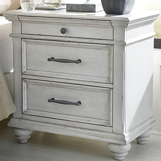Signature Design by Ashley® Kaelyn 3-Drawer Nightstand