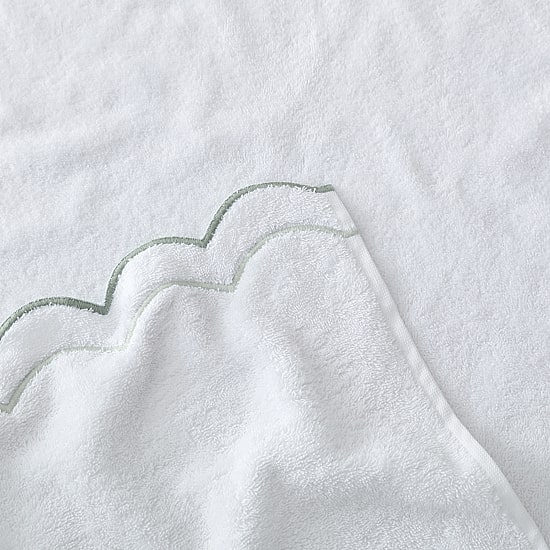 Peri Home Scallop Hand Towel