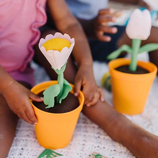 Melissa & Doug Flower Gardening Play Set 16-pc. Garden Toy