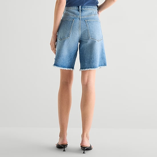 A.N.A Womens 9" Mid Rise Bermuda Short