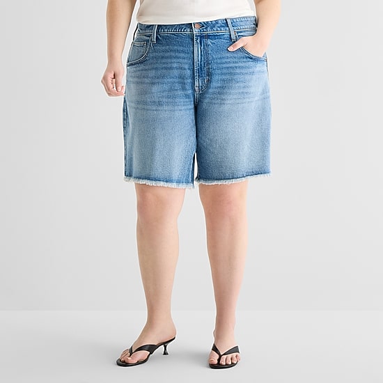 A.N.A Womens Plus 9" Mid Rise Bermuda Short