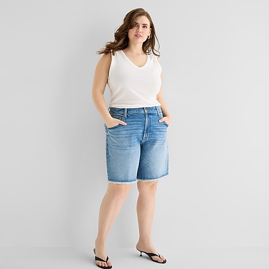 A.N.A Womens Plus 9" Mid Rise Bermuda Short
