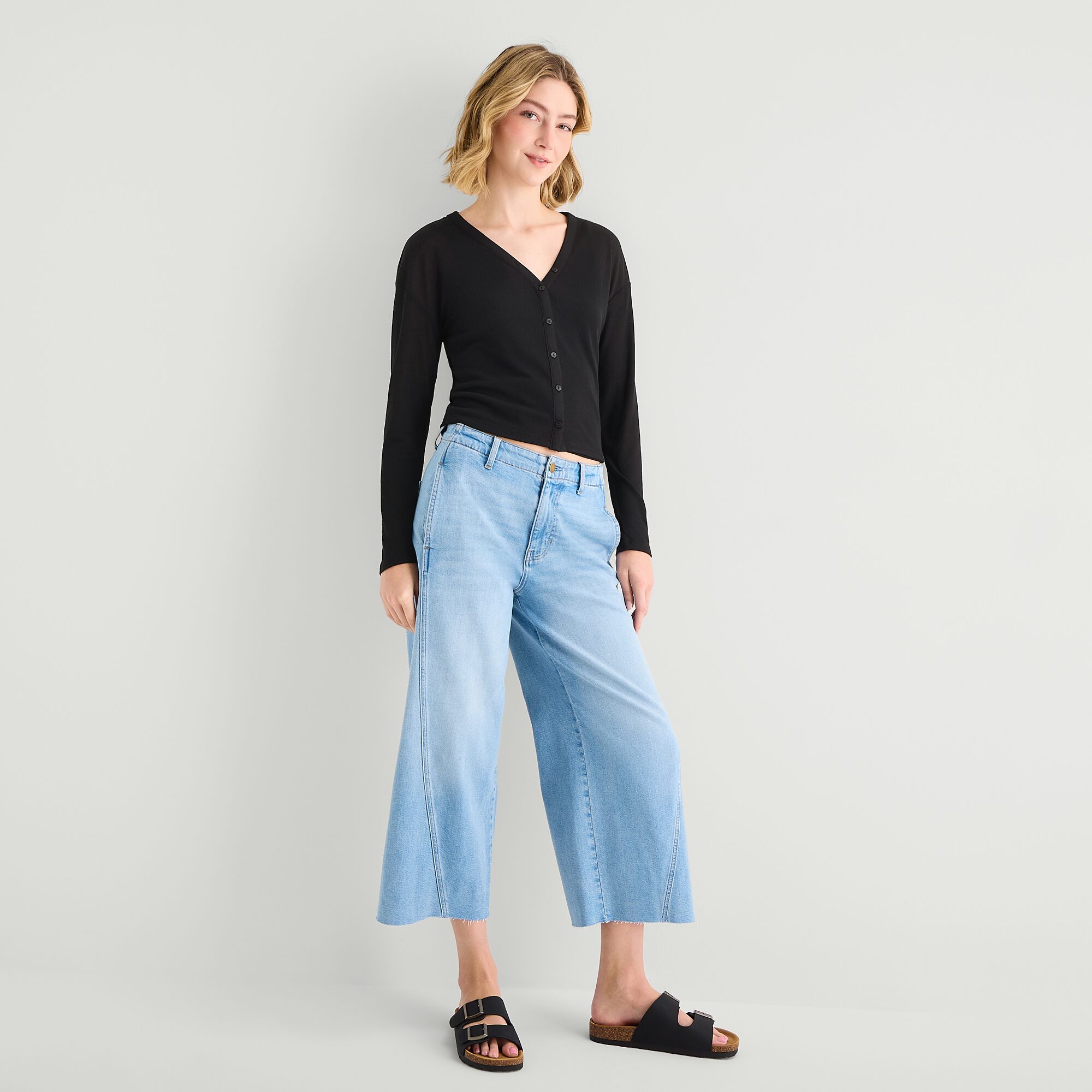 a.n.a Womens V Neck Long Sleeve Button Cardigan