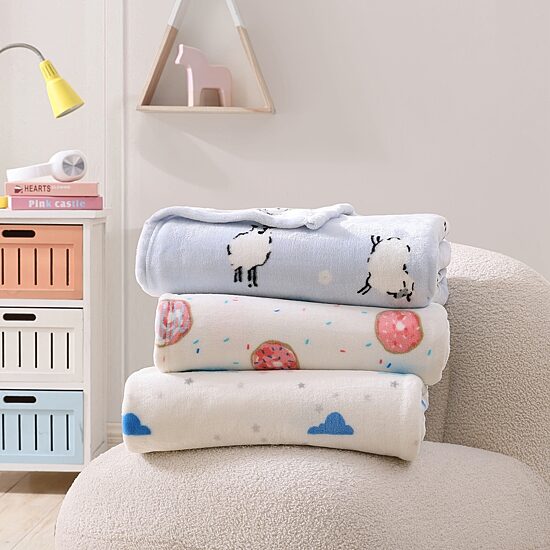 Poppy & Fritz Cloud Lightweight Throw