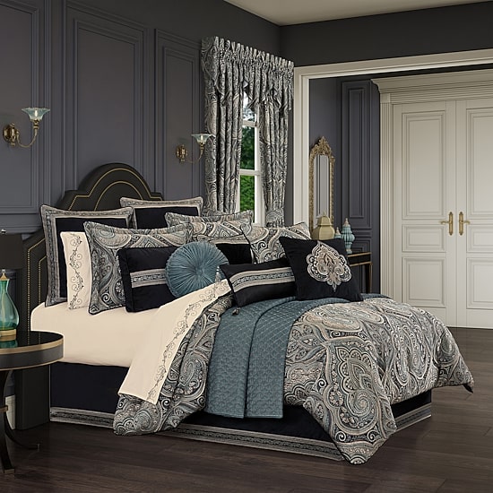 Queen Street Viccorino 4-pc. Damask + Scroll Midweight Comforter Set