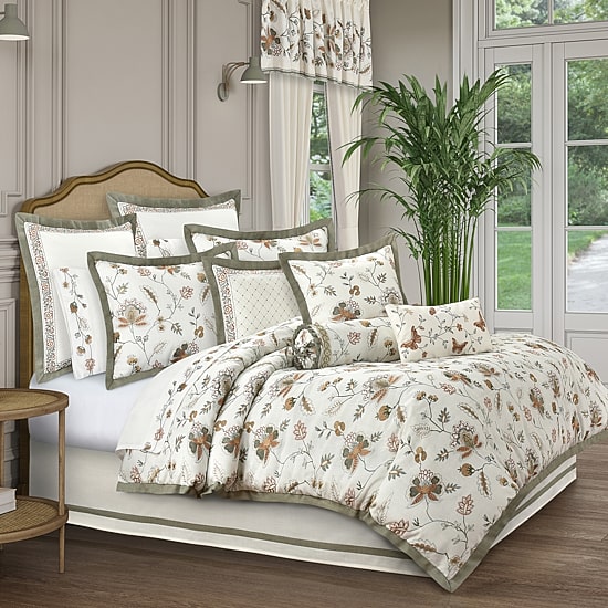 Queen Street Angela 4-pc. Floral Midweight Comforter Set