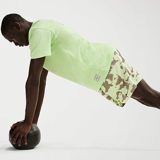 Nike Mens 7" Mid Rise Quick Dry Workout Shorts