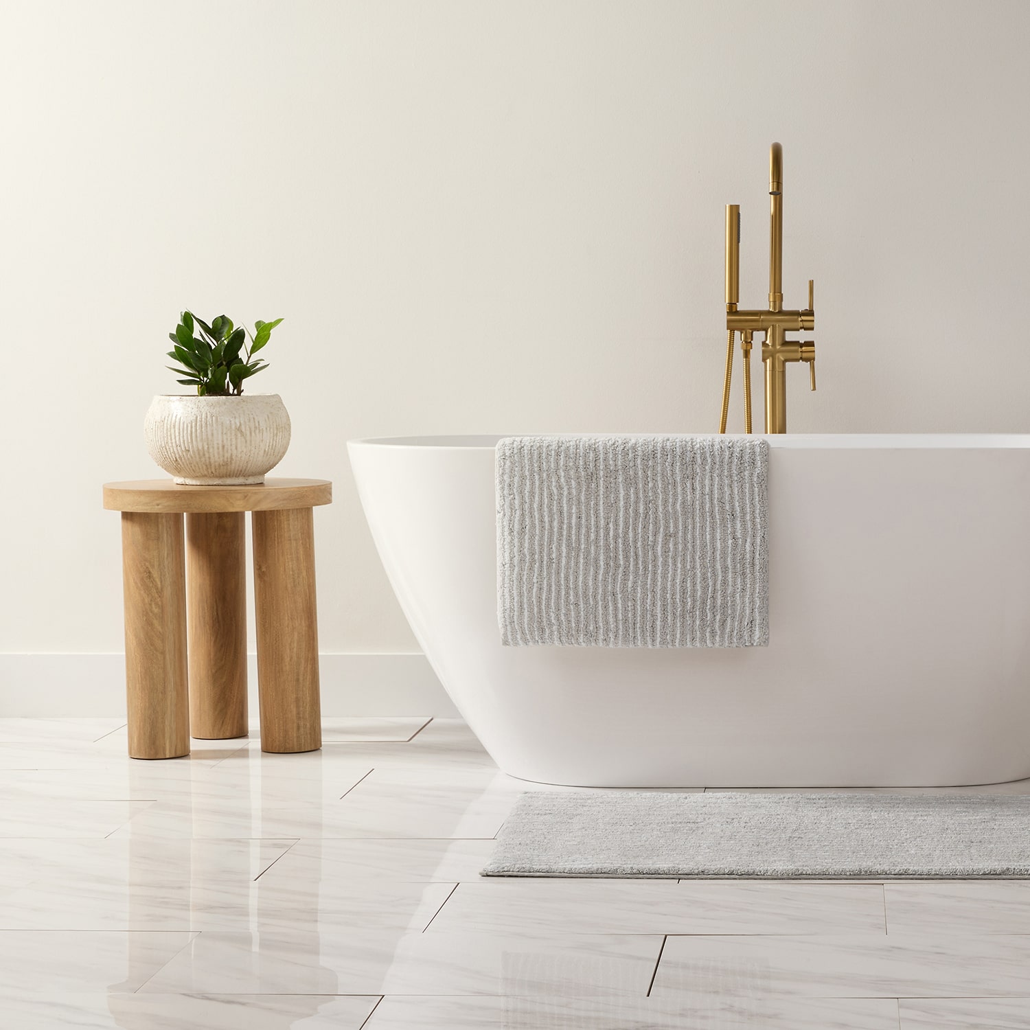 Casual Comfort Pinstripe Cotton Bath Mat