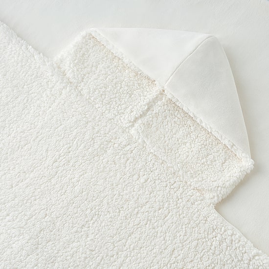 Bearpaw Midweight Wearable Blanket