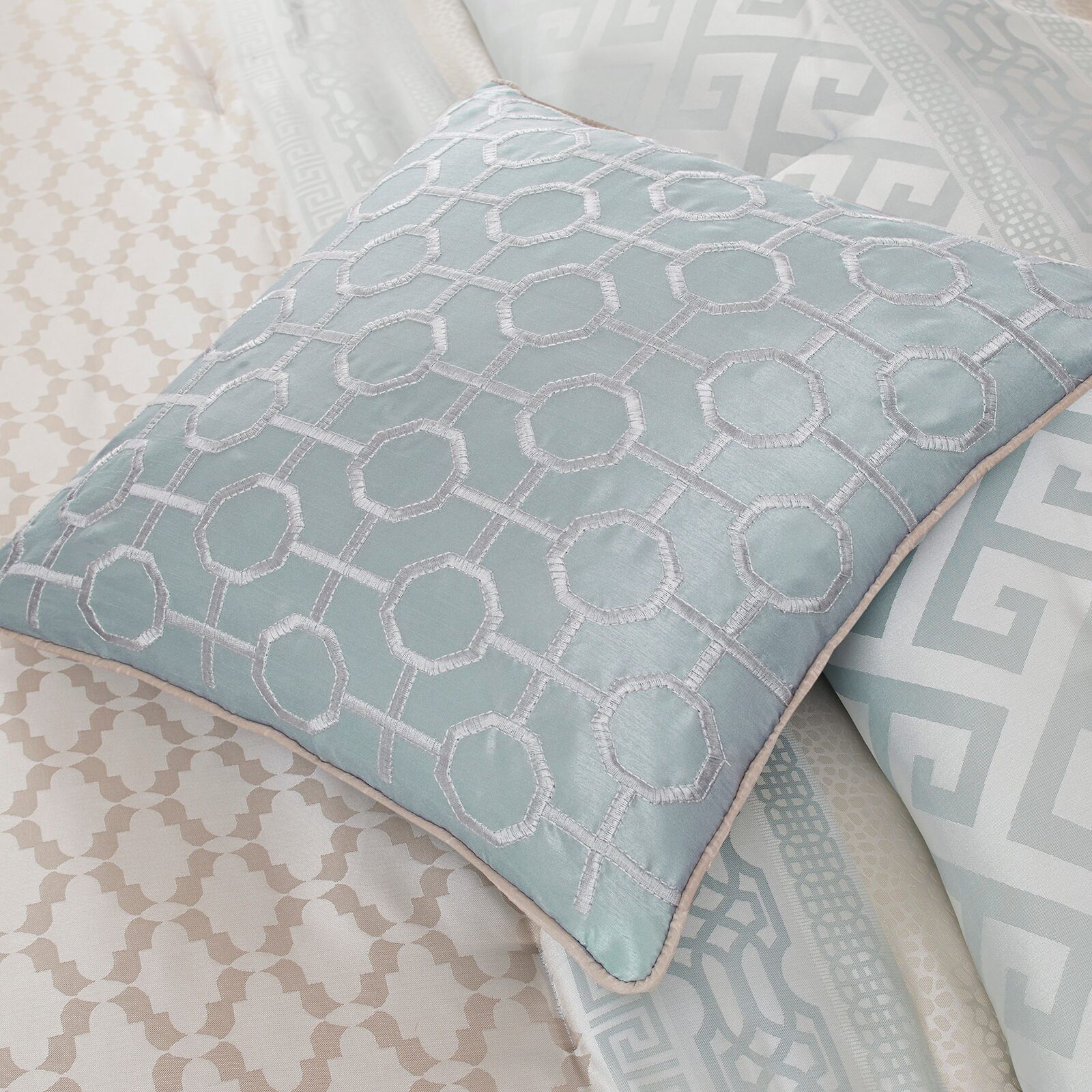 Madison Park Christian 7-pc. Comforter Set