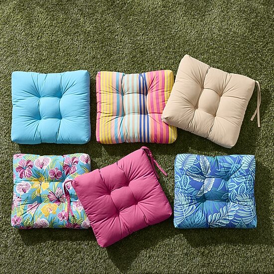 Outdoor Oasis Tropical Print Patio Seat Cushion