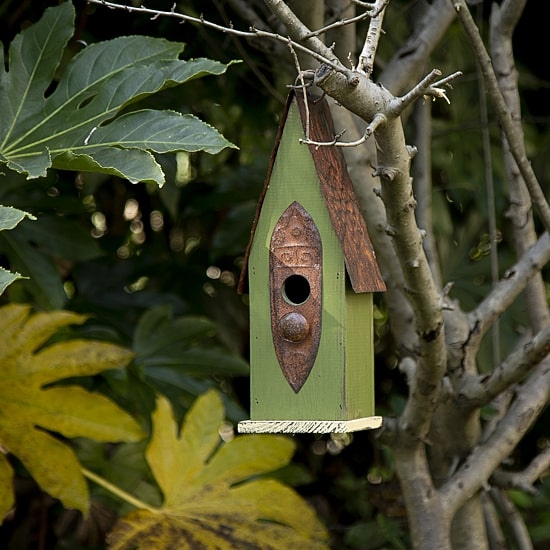 Glitzhome 13.25in Distressed Solid Wood Bird House