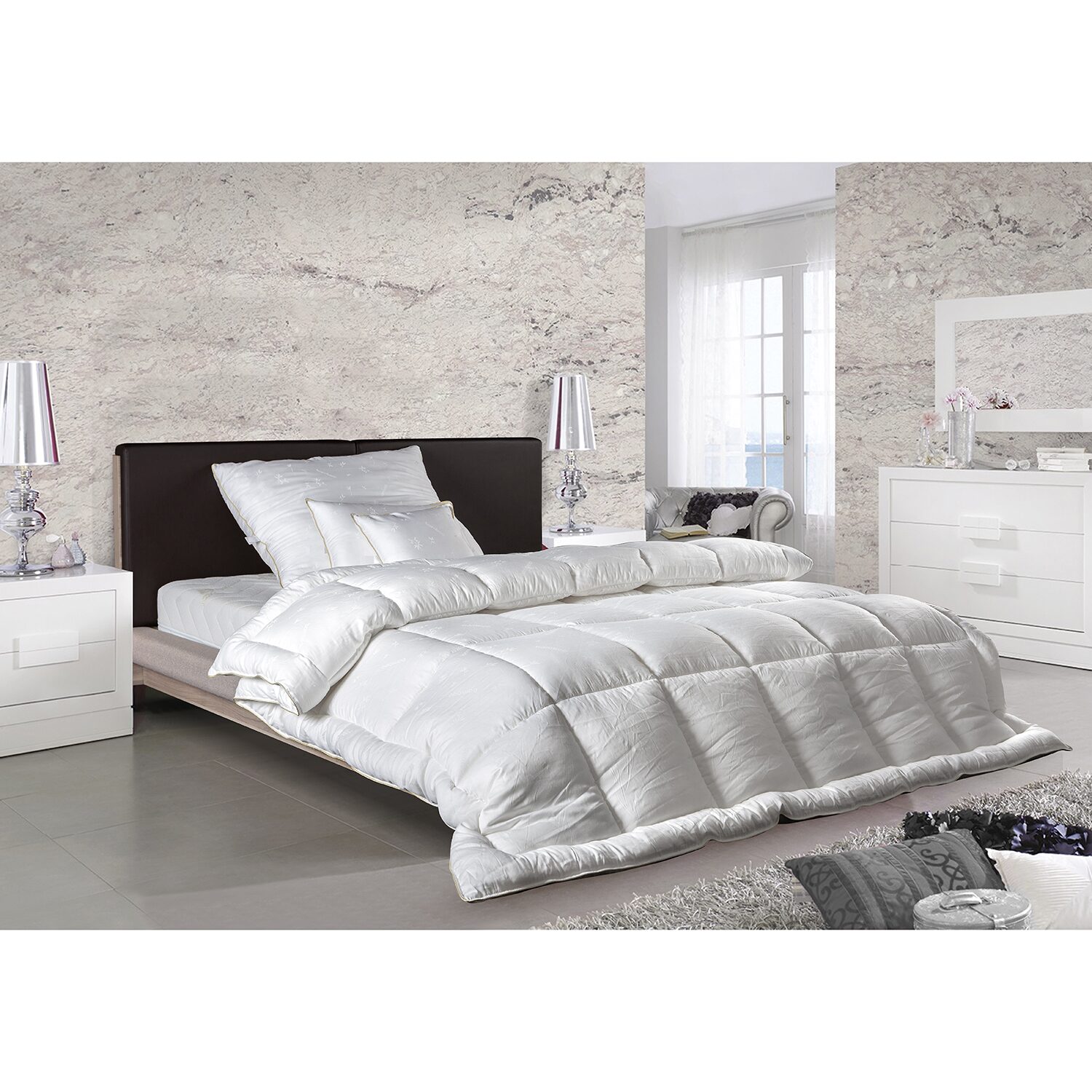 Depera Home Midweight Down Comforter
