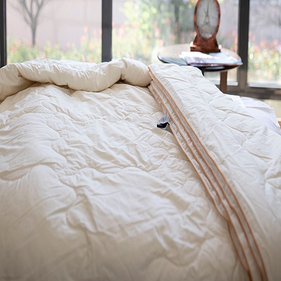 Depera Home Midweight Down Alternative Comforter