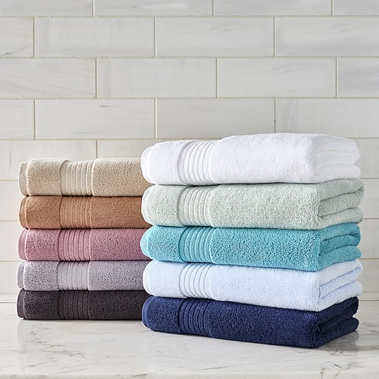 Liz Claiborne Signature Plush Bath Towel