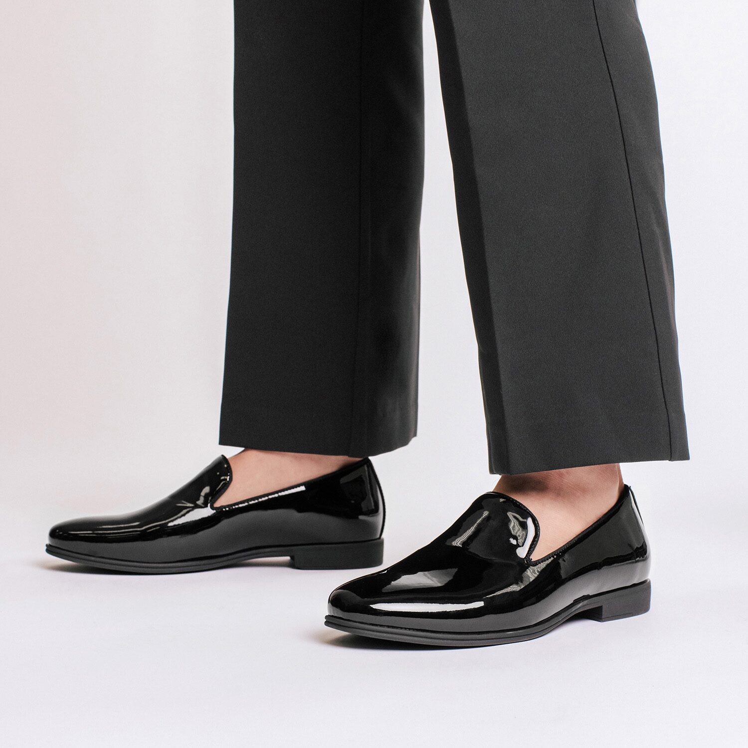 Vance Co Giovanni Mens Almond Closed Toe Loafers