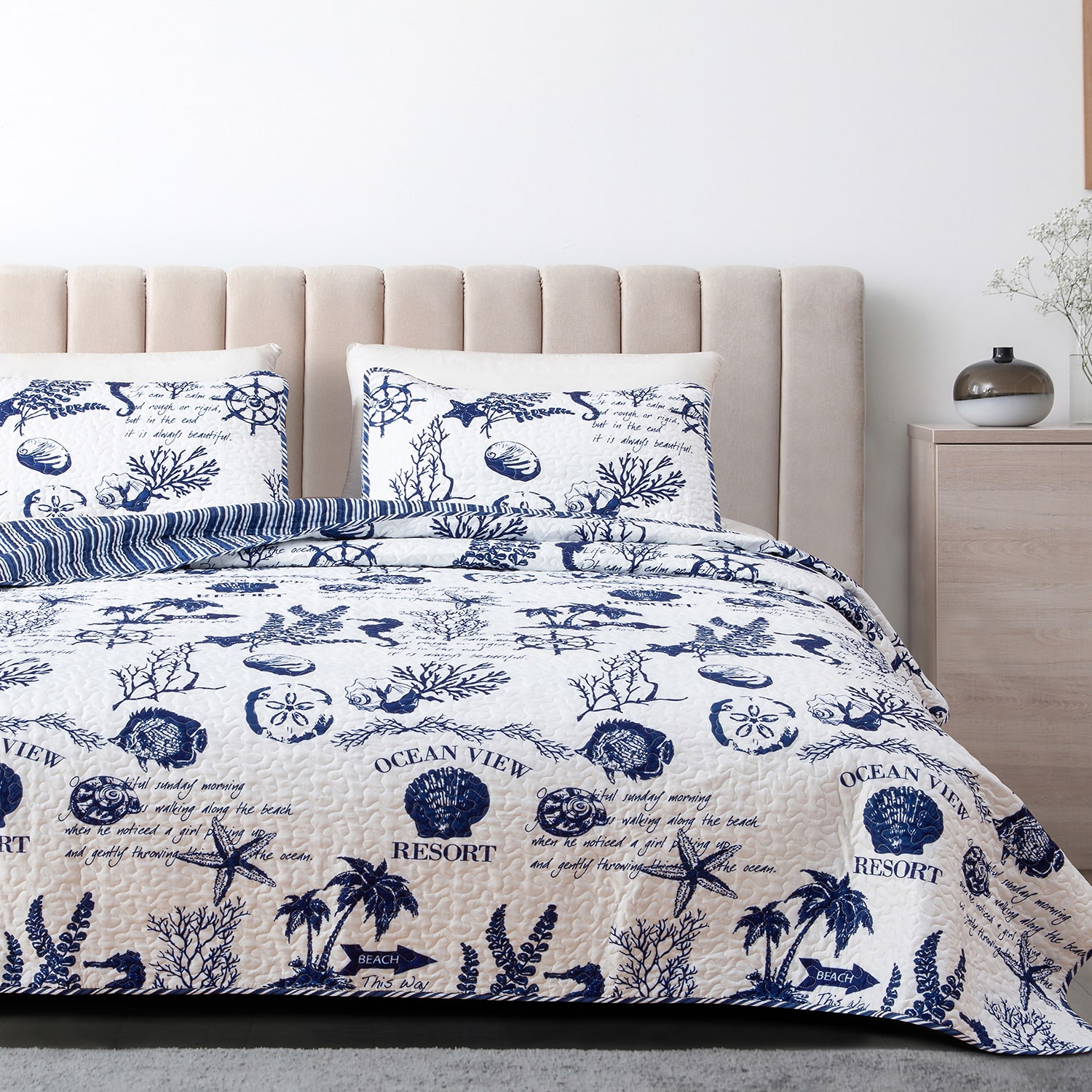 Linery Nautical Pattern REVERSIBLE Quilt Set