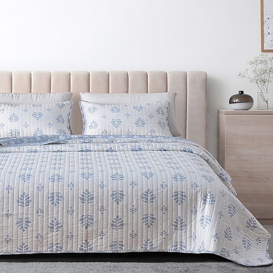Linery Intricate French Floral Reversible Quilt Set