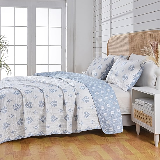 Linery Intricate French Floral Reversible Quilt Set