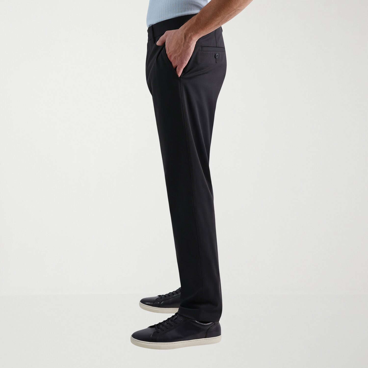 Haggar Sport Travel Performance Mens Comfort Waistband Straight Fit Flat Front Pant