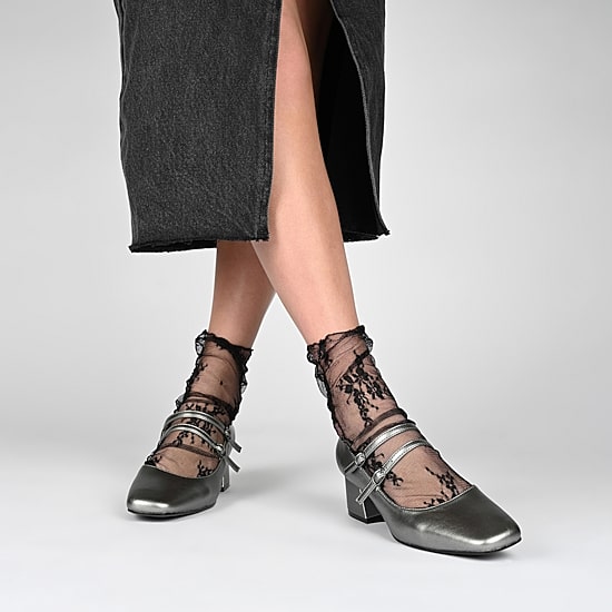 Journee Collection Nally Womens Square Closed Toe Block Heel Pumps