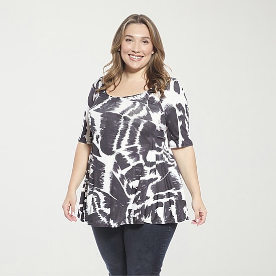 24seven Comfort Apparel Plus Womens Scoop Neck Elbow Sleeve Tunic Top