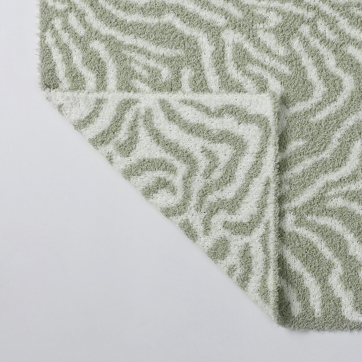 Maya 50x60 Washable Midweight Throw