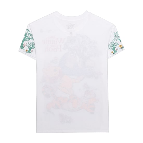 Boyfriend Tee Womens Juniors Crew Neck Short Sleeve Regular Fit Winnie The Pooh Graphic T-Shirt