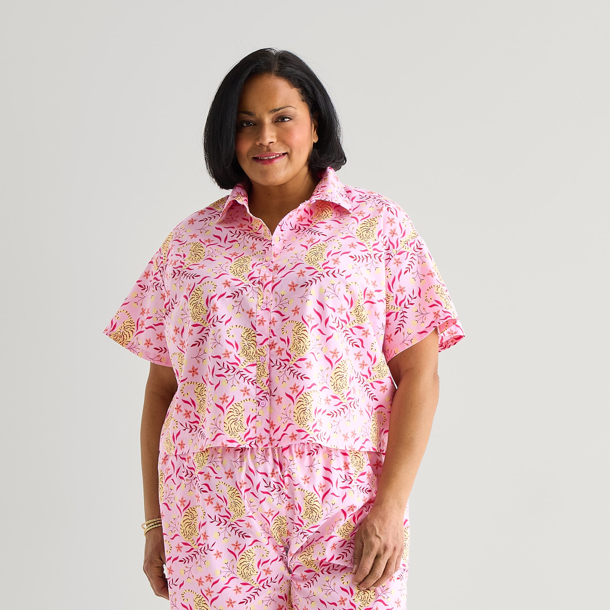 Hope & Wonder Women's History Month Tiger Printed Short Sleeve Classic Fit Plus Pajama Top