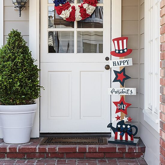 Glitzhome Wooden Top Hat Porch Sign