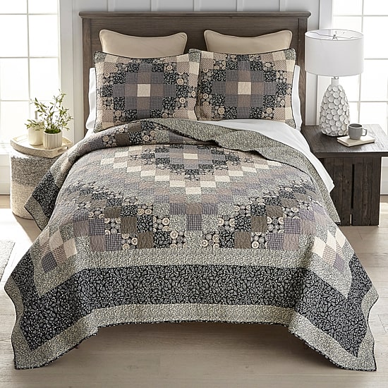 Donna Sharp Lexington Trip Pieced Cotton Core Quilt Set