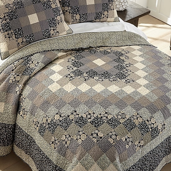 Donna Sharp Lexington Trip Pieced Cotton Core Quilt Set