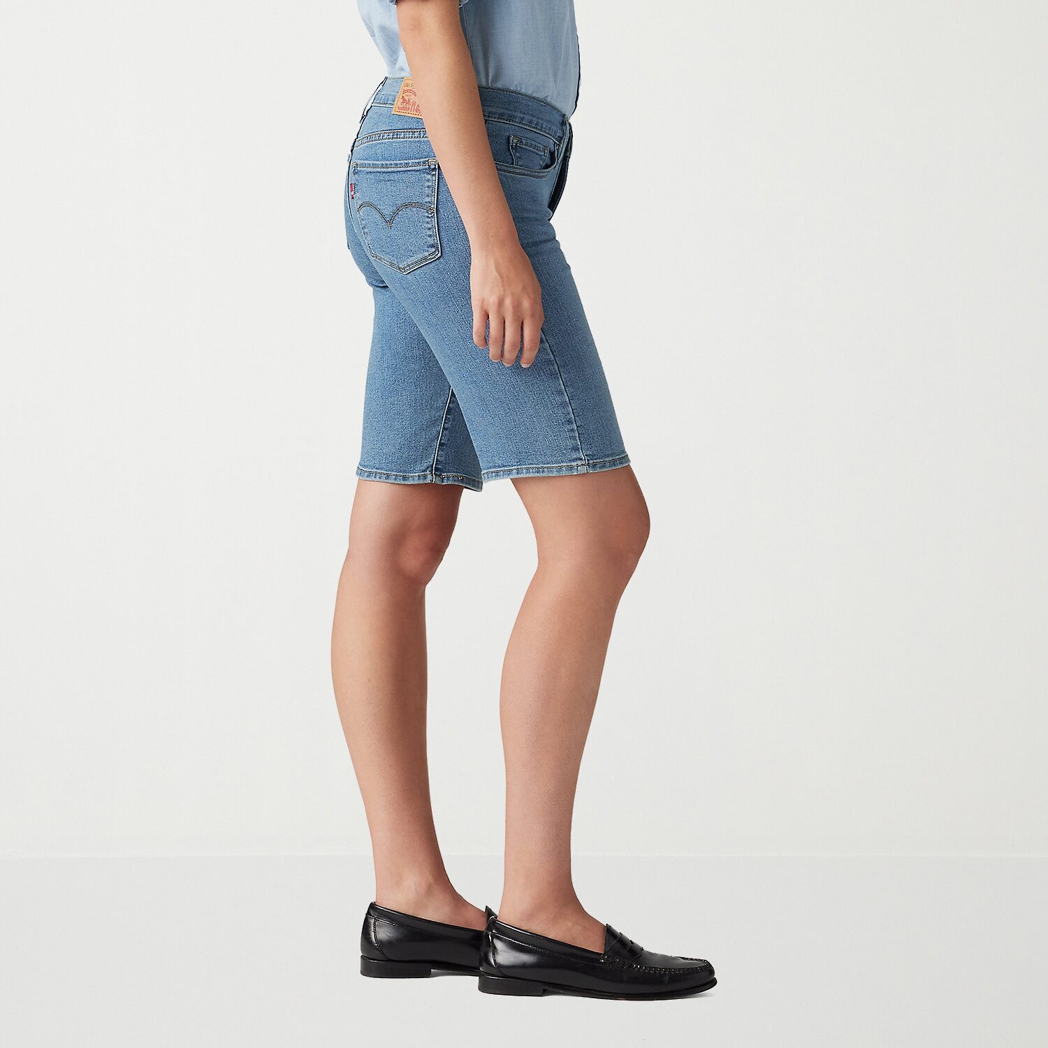 Levi's® Women's Shaping Mid Rise Bermuda Short