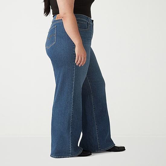 Levi's® Women's Plus Mid Rise 318™ Shaping Wide Leg Jeans