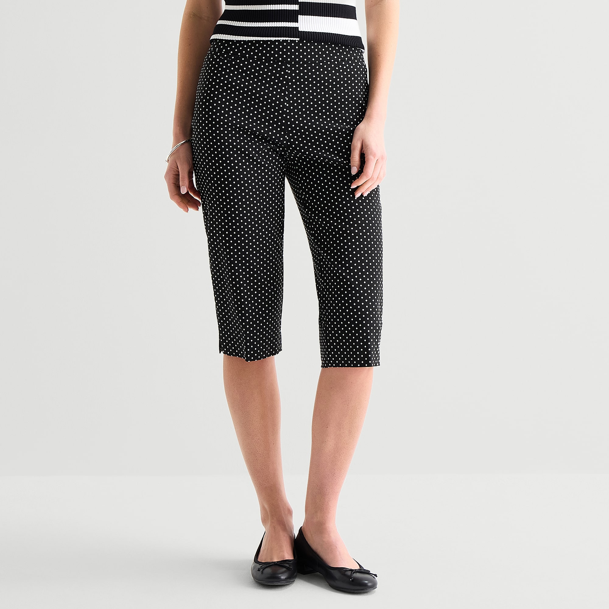 Liz Claiborne Lisa Womens Stretch Fabric Straight Mid Rise Capri Pant