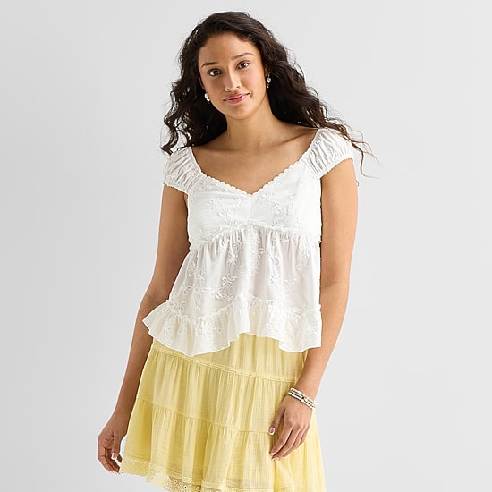 by&by Womens Juniors Sweetheart Neck Sleeveless Babydoll Top